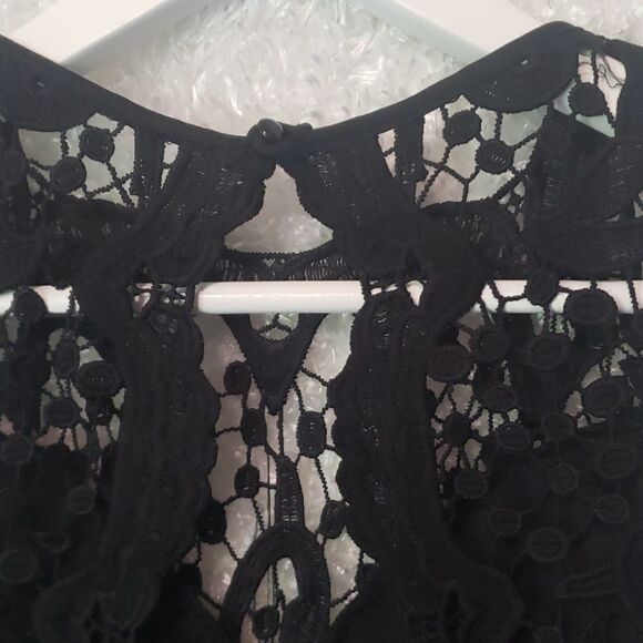 Black lace open back dressy short romper - Picture 3 of 7
